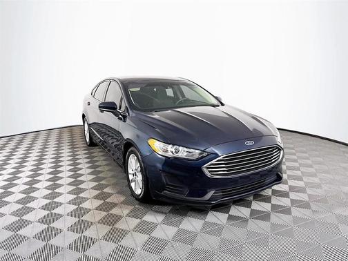 2020 Ford Fusion SE