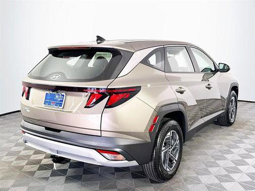 2026 Hyundai TUCSON Hybrid Blue SE