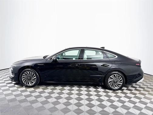 2024 Hyundai SONATA Hybrid Limited