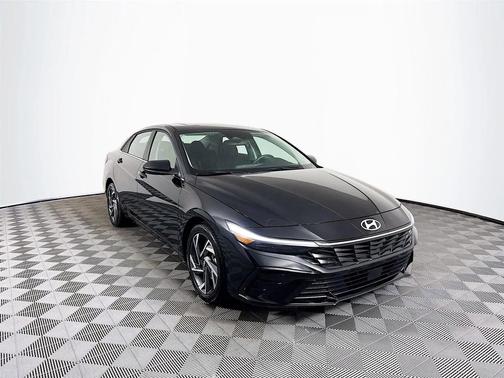 2025 Hyundai ELANTRA SEL