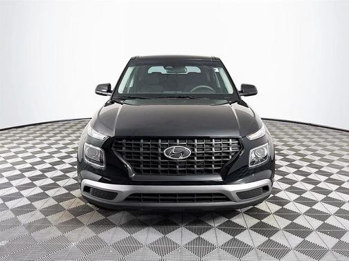 2025 Hyundai VENUE SE