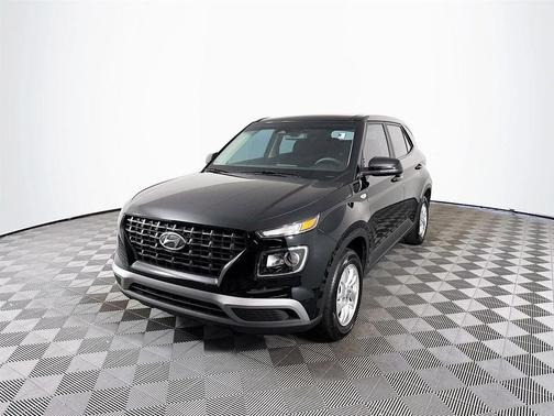 2025 Hyundai VENUE SE