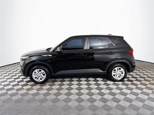 2025 Hyundai VENUE SE