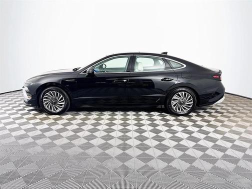 2024 Hyundai SONATA Hybrid Limited