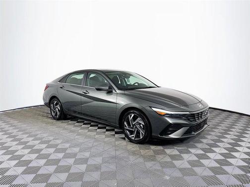2025 Hyundai ELANTRA SEL