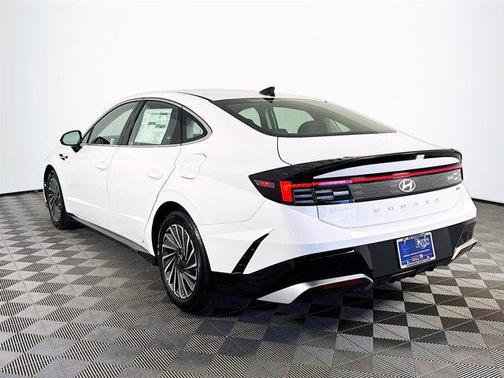 2025 Hyundai SONATA Hybrid SE