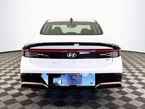 2025 Hyundai SONATA Hybrid SE