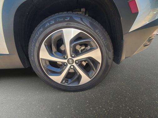 Shimmering Silver 2024 Hyundai TUCSON SEL