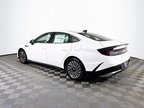 2025 Hyundai SONATA Hybrid SE