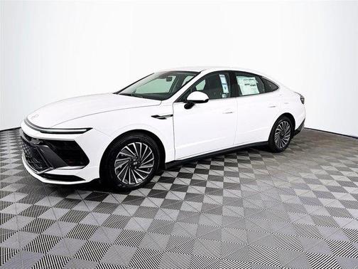 2025 Hyundai SONATA Hybrid SE