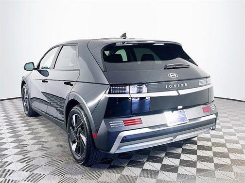 2025 Hyundai IONIQ 5 SE