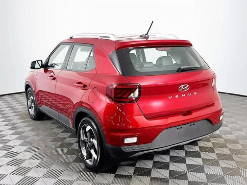 2024 Hyundai VENUE Limited