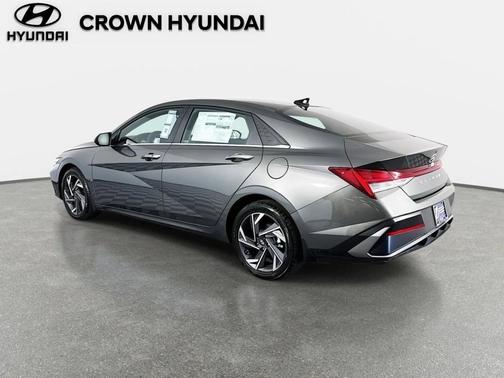 2025 Hyundai ELANTRA SEL