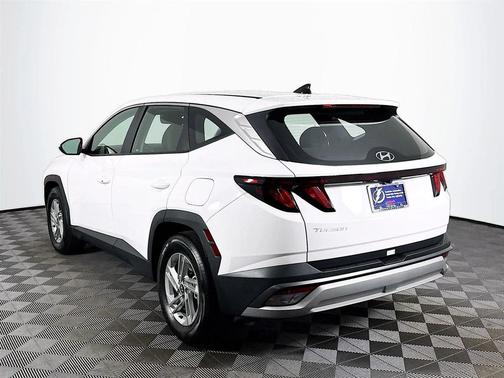 2025 Hyundai TUCSON SE