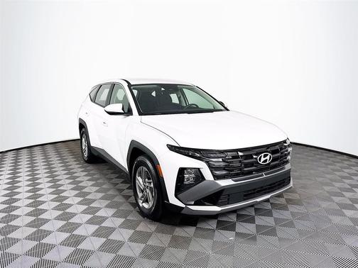 2025 Hyundai TUCSON SE