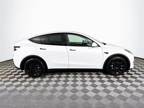 2024 Tesla Model Y Long Range Dual Motor All-Wheel Drive