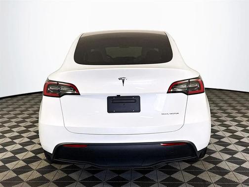 2024 Tesla Model Y Long Range Dual Motor All-Wheel Drive