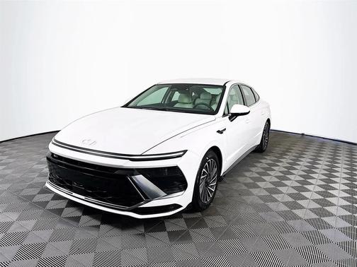 2024 Hyundai SONATA Hybrid SE