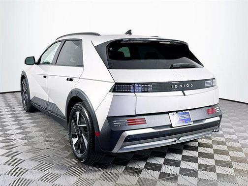 2025 Hyundai IONIQ 5 SEL