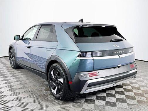 2025 Hyundai IONIQ 5 SE
