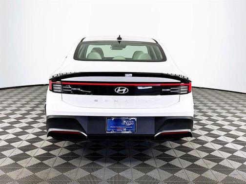 2025 Hyundai SONATA SE