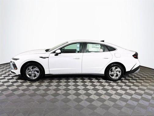 2025 Hyundai SONATA SE