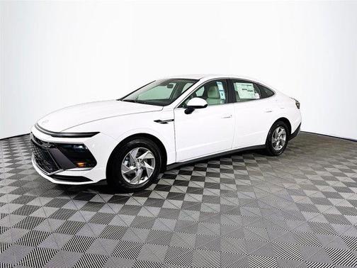 2025 Hyundai SONATA SE
