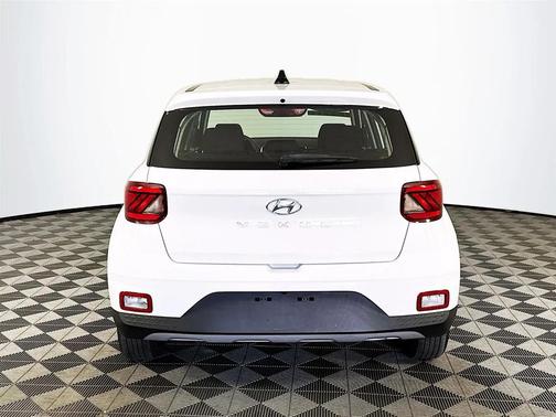 2022 Hyundai VENUE SE