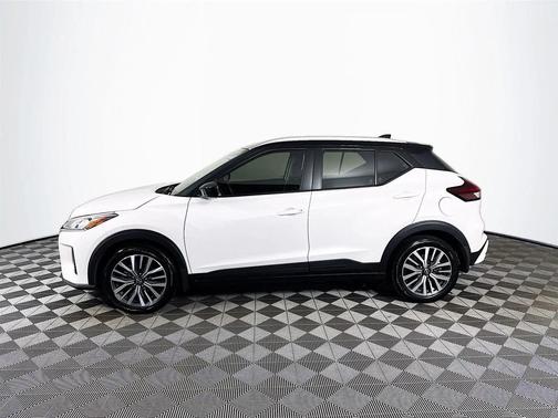 2022 Nissan Kicks SV
