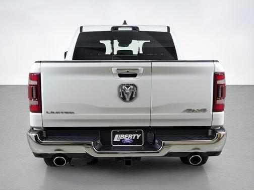 Bright White Clearcoat 2022 RAM 1500 Limited