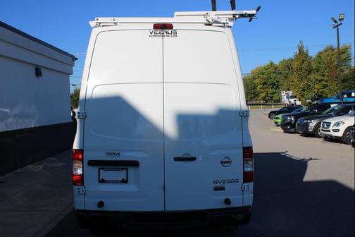 2015 Nissan NV Cargo NV2500 HD SV V8