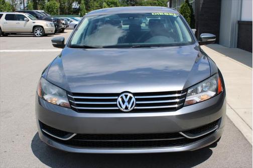 2013 Volkswagen Passat 2.0 TDI SE w/ Sunroof