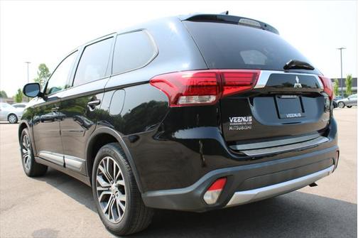2017 Mitsubishi Outlander SE