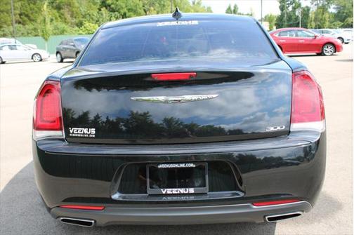 2018 Chrysler 300 Touring