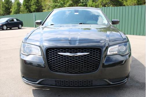 2018 Chrysler 300 Touring