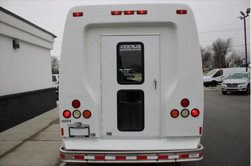 2006 Ford E350 Super Duty Base