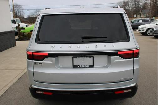 2022 Jeep Wagoneer Series III 4x2