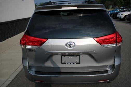2012 Toyota Sienna LE