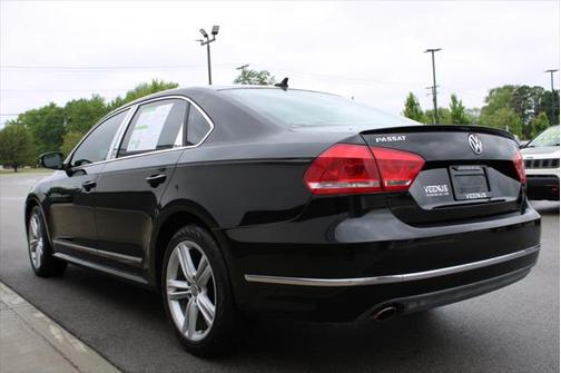 2013 Volkswagen Passat 2.0 TDI SEL Premium