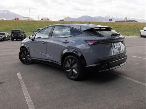 Boulder Gray Pearl 2024 Nissan ARIYA EVOLVE+