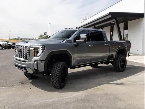 2024 GMC Sierra 2500 Denali