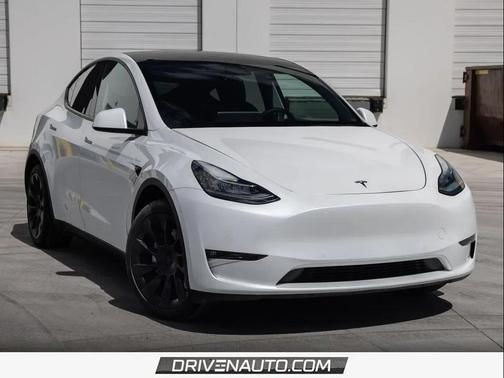 Pearl White Multi-Coat 2022 Tesla Model Y Long Range Dual Motor All-Wheel Drive