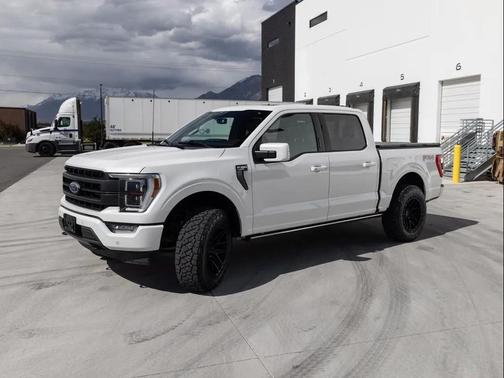 Star White Metallic Tri-Coat 2023 Ford F-150 Lariat