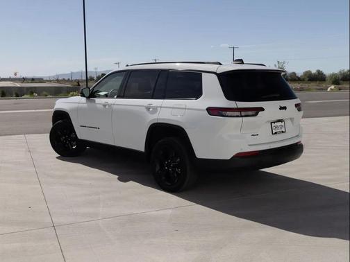 Bright White Clearcoat 2023 Jeep Grand Cherokee L Altitude