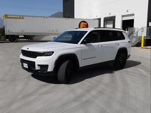 Bright White Clearcoat 2023 Jeep Grand Cherokee L Altitude