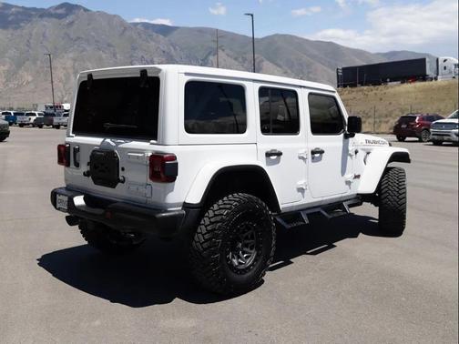 Bright White 2021 Jeep Wrangler Unlimited Rubicon