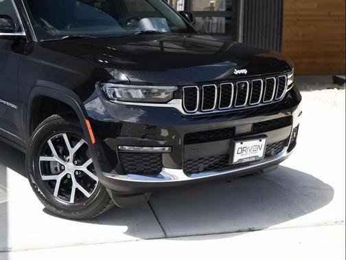 Diamond Black Crystal Pearlcoat 2024 Jeep Grand Cherokee L Limited