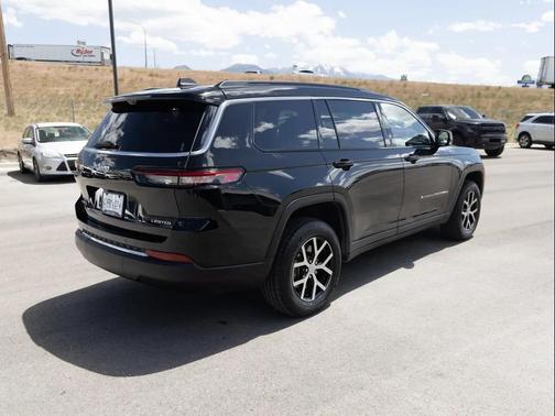 Diamond Black Crystal Pearlcoat 2024 Jeep Grand Cherokee L Limited