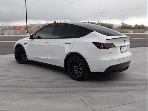 2022 Tesla Model Y Performance Dual Motor All-Wheel Drive