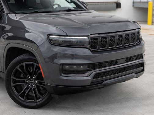 Baltic Gray Metallic Clearcoat 2024 Jeep Grand Wagoneer L Series II 4x4